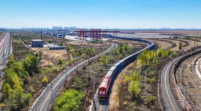 Trasporti: servizio di treni merci Cina-Europa supera le 140.000 corse