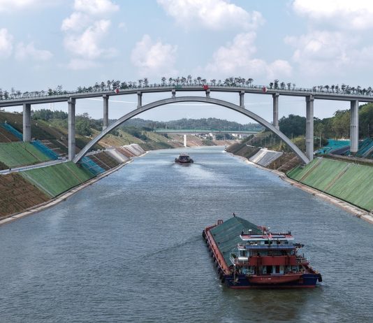 Cina: traffico merci sul canale Pinglu supera il milione di tonnellate (3)