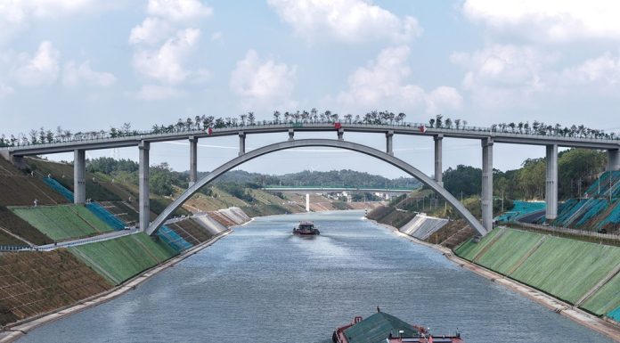 Cina: traffico merci sul canale Pinglu supera il milione di tonnellate (3)