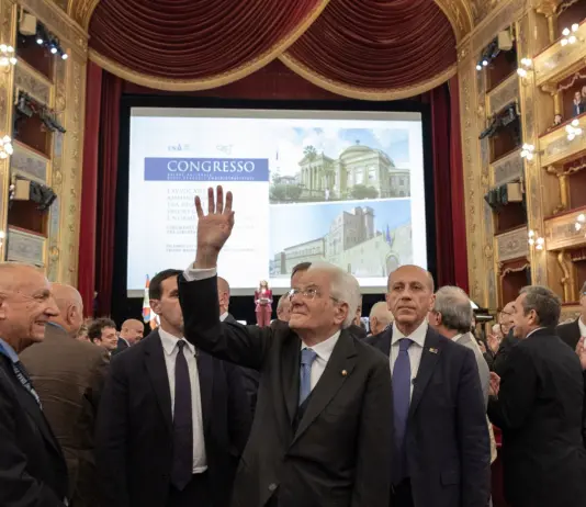 Congresso dell’Unione nazionale degli avvocati amministrativisti al Teatro Massimo di Palermo, Mattarella accolto dagli applausi