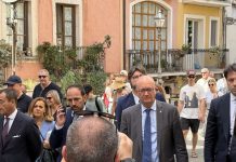 Valditara ai giovani “I problemi non si risolvono sfasciando tutto, ma con il dialogo”
