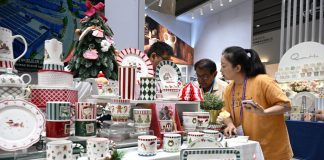 Cina: inaugurata a Guangzhou la seconda fase della 140esima Fiera di Canton (2)