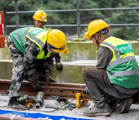 Cina: completata la posa dei binari della ferrovia ad alta velocità Chongqing-Kunming (3)