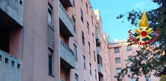 Anziana disabile muore dopo un incendio nel suo appartamento a Milano, 5 feriti