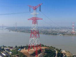 Cina: Anhui, completata posa dei conduttori nella linea UHVDC sullo Yangtze (2)