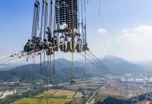 Cina: Anhui, completata posa dei conduttori nella linea UHVDC sullo Yangtze (3)