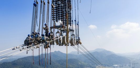 Cina: Anhui, completata posa dei conduttori nella linea UHVDC sullo Yangtze (3)