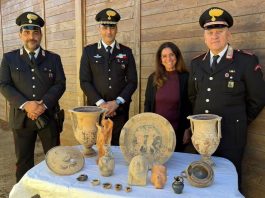 Carabinieri restituiscono allo Stato 54 reperti archeologi sequestrati a Marina di Cerveteri