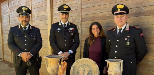 Carabinieri restituiscono allo Stato 54 reperti archeologi sequestrati a Marina di Cerveteri