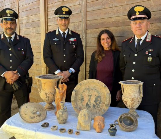 Carabinieri restituiscono allo Stato 54 reperti archeologi sequestrati a Marina di Cerveteri