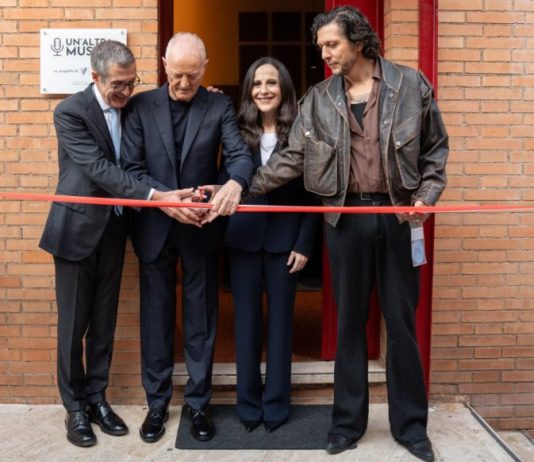 Intesa Sanpaolo e Fondazione Santo Versace inaugurano il progetto “Un’altra musica” a Rebibbia