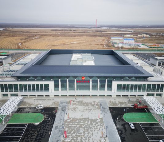 Cina: completati i lavori del valico stradale dell’isola di Heixiazi (3)