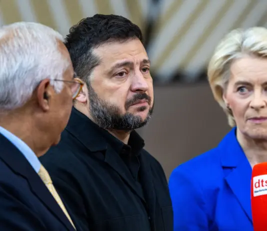 Ucraina, von der Leyen “No a revoca sanzioni finché Russia non pone fine a guerra”. Il Cremlino “Zelensky non vuole la pace”