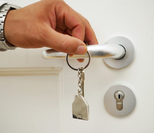 Affitto transitorio: cosa prevede il contratto chiavi ingresso casa