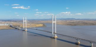 Cina: aperto al traffico nuovo ponte al confine con Repubblica popolare democratica di Corea su fiume Yalu