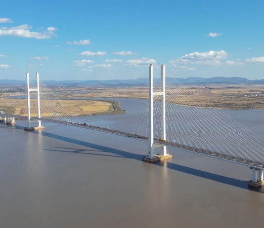 Cina: aperto al traffico nuovo ponte al confine con Repubblica popolare democratica di Corea su fiume Yalu