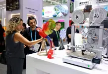 Cina: iniziata a Guangzhou la 140esima Fiera di Canton (1)