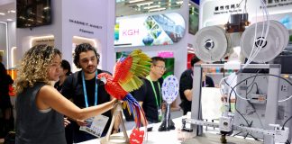 Cina: iniziata a Guangzhou la 140esima Fiera di Canton (1)