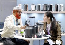 Cina: iniziata a Guangzhou la 140esima Fiera di Canton (2)