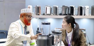 Cina: iniziata a Guangzhou la 140esima Fiera di Canton (2)