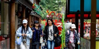 Cina: Baoxing punta sui panda per sviluppare l’ecoturismo (3)