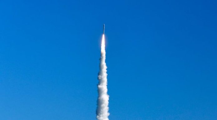 Cina: lanciato dal mare un nuovo satellite con il razzo CERES-1 (1)