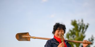 Esperta cinese di lotta alla desertificazione invita a unirsi per il pianeta