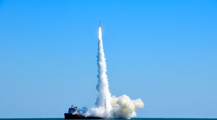 Cina: lanciato dal mare un nuovo satellite con il razzo CERES-1 (2)