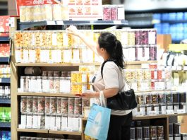 Cina: vendite al dettaglio di beni e servizi +2,6% nei primi nove mesi