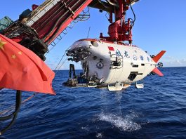 Cina: sommergibile Jiaolong completa test di immersione a oltre 7.000 metri (3)