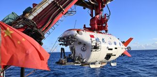 Cina: sommergibile Jiaolong completa test di immersione a oltre 7.000 metri (3)