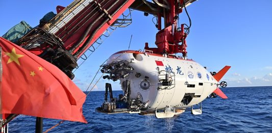 Cina: sommergibile Jiaolong completa test di immersione a oltre 7.000 metri (3)