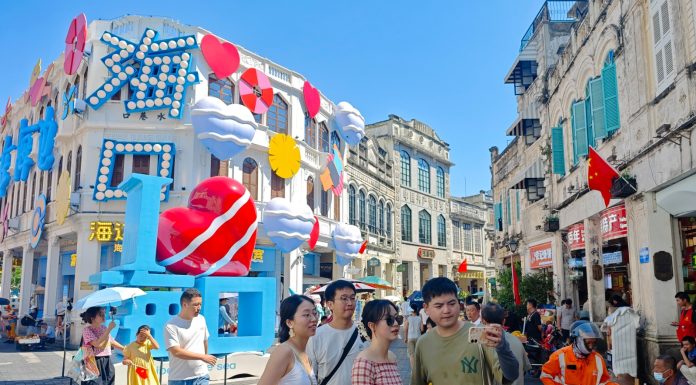 Cina: Hainan offre diverse esperienze turistiche durante le festività (1)