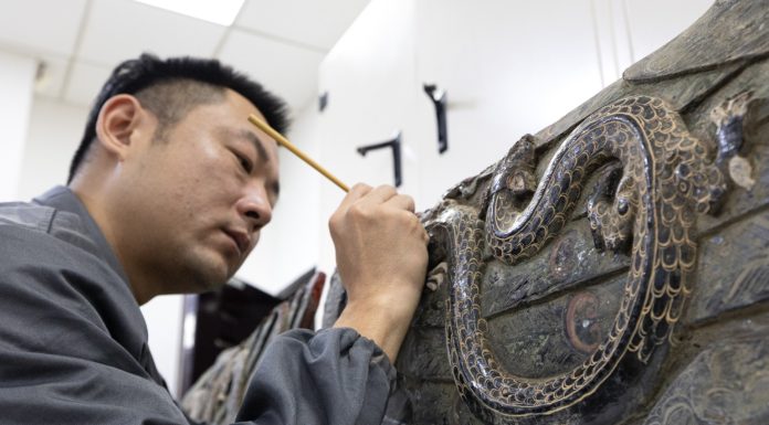 Cina: a Jingzhou attività di restauro conservano il patrimonio culturale (1)