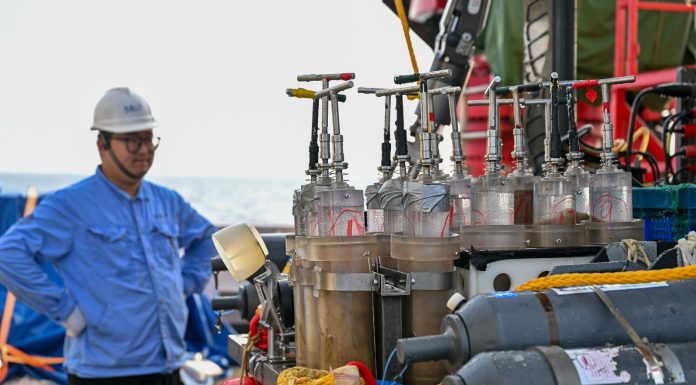 Cina: Jiaolong completa la 467esima immersione a 4.400 metri di profondità (3)