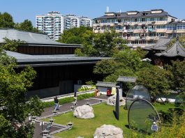 Cina: Hangzhou, turisti visitano museo delle rovine del Palazzo Deshou (1)