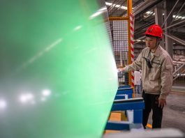 Cina: lo Yunnan sviluppa il settore della produzione di vetro fotovoltaico (1)