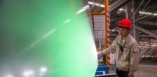 Cina: lo Yunnan sviluppa il settore della produzione di vetro fotovoltaico (1)