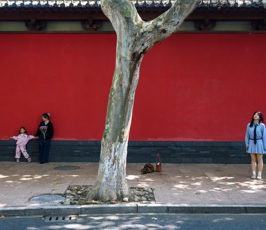 Cina: Hangzhou, turisti visitano museo delle rovine del Palazzo Deshou (3)