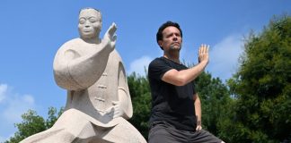 Cina: trend del “Chinamaxxing” a Chenjiagou, stranieri praticano taijiquan (1)