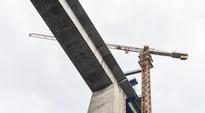 Cina: completata la congiunzione delle campate del ponte Miaojialiang (1)
