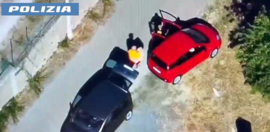 Da Roma riforniva di stupefacenti le piazze di spaccio del centro Italia, smantellata un’organizzazione: 8 misure cautelari / Video