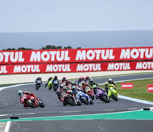 In Australia gara posticipata per scarsa visibilità, annullate Moto2 e Moto3