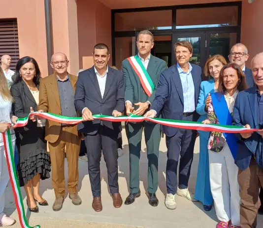 Nuovi servizi e Case della Comunità, nel Parmense tre strutture inaugurate dal presidente de Pascale e dall’assessore Fabi
