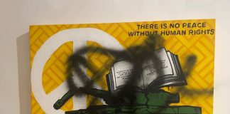 A Roma vandalizzata la mostra di Laika, l’artista: “Aggressione squadrista”