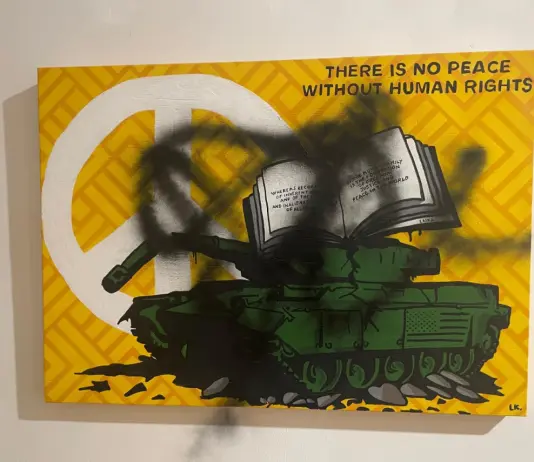 A Roma vandalizzata la mostra di Laika, l’artista: “Aggressione squadrista”