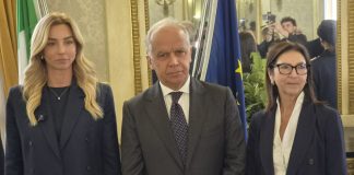 Piantedosi presenta il piano sicurezza a Genova, posto di polizia fisso in centro e alloggi per gli agenti