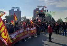 Sciopero generale, tensioni tra polizia e manifestanti a Torino e tangenziale bloccata. A Genova blocchi dei portuali / Video